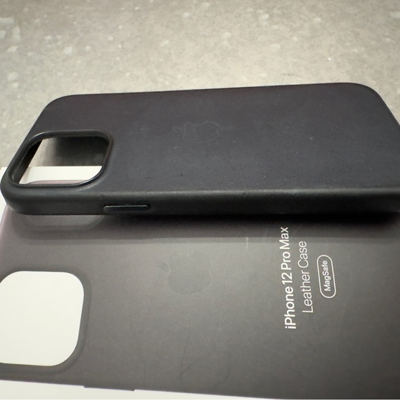 Apple iPhone 12 Pro Max Leather Case - Picture 7 of 10